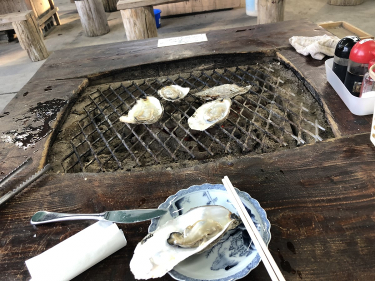 牡蠣の網焼き