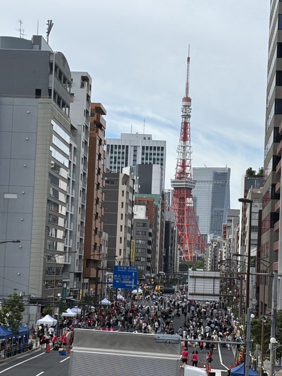 田町駅付近より